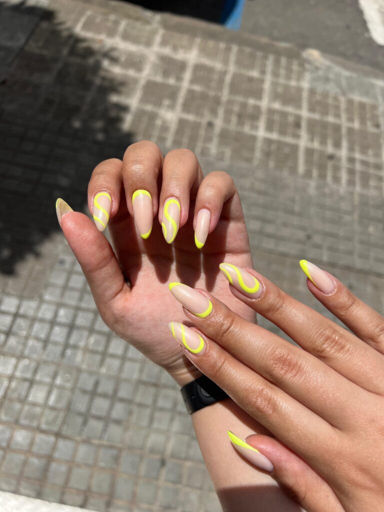 Curso de Extensión de Uñas con Gel en España
